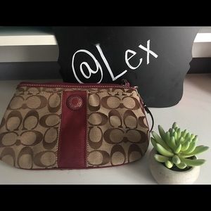 Couch Wristlet! Pre-Owned, Never used!